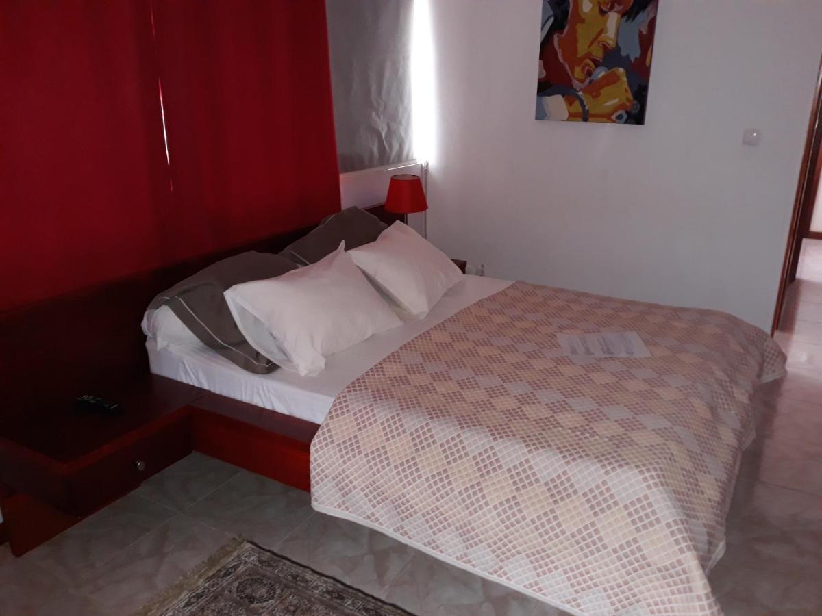 Yria Residencial Bed and Breakfast Porto Novo Exterior foto