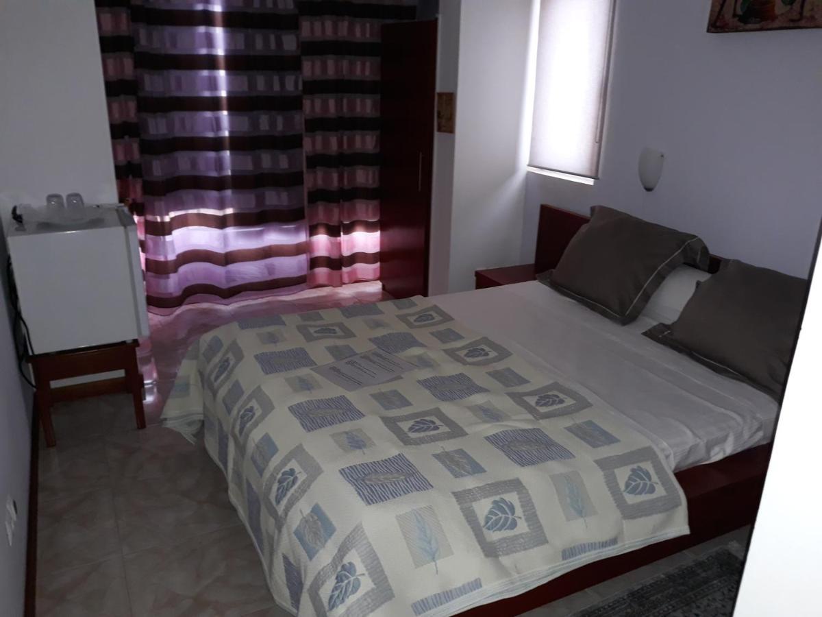 Yria Residencial Bed and Breakfast Porto Novo Exterior foto